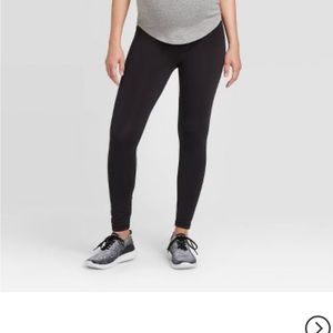 COPY - Maternity leggings by Ingrid and Isabel from 🎯 with crossover panels